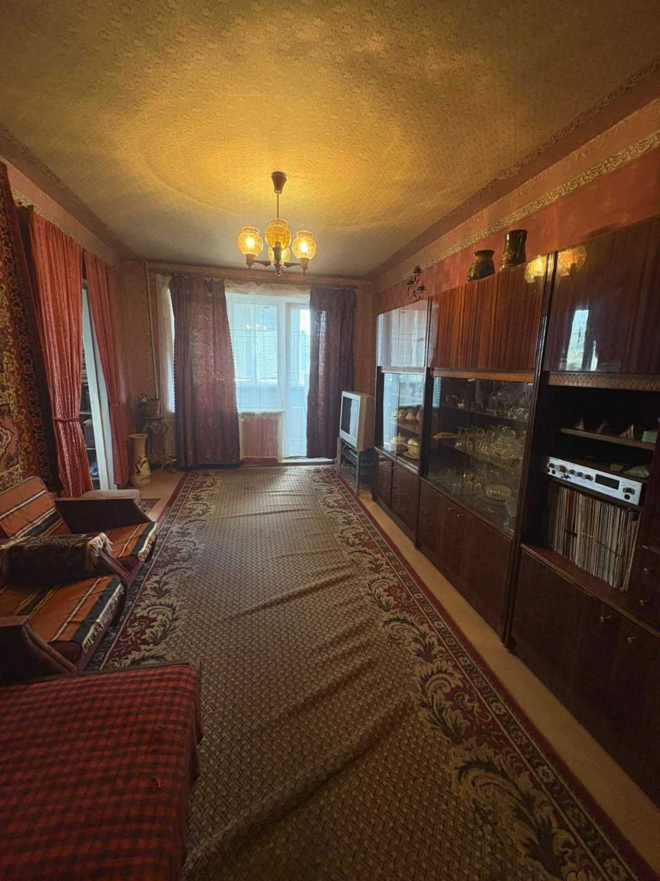 Продається 4-кімнатна квартира в центрі, біля пр. Миру — Дзержинський