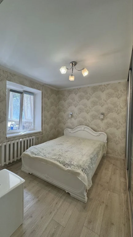 For sale: 3-room apartment, 5th Zarechnyy, Pokrovsky district
