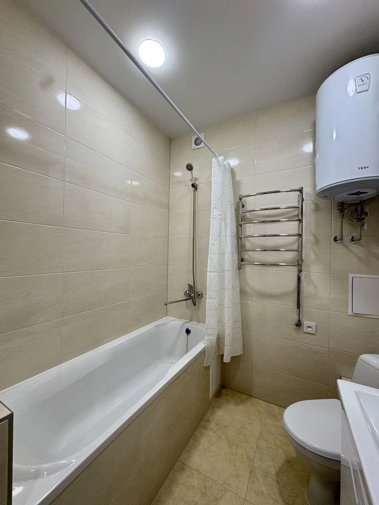 Продам 2х.ком.квартиру СТАЛИНКА,Ватутина,Универмаг,Свитанок
