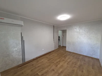 Sale of a 2-room apartment. Area near the bus station. Renovated.
