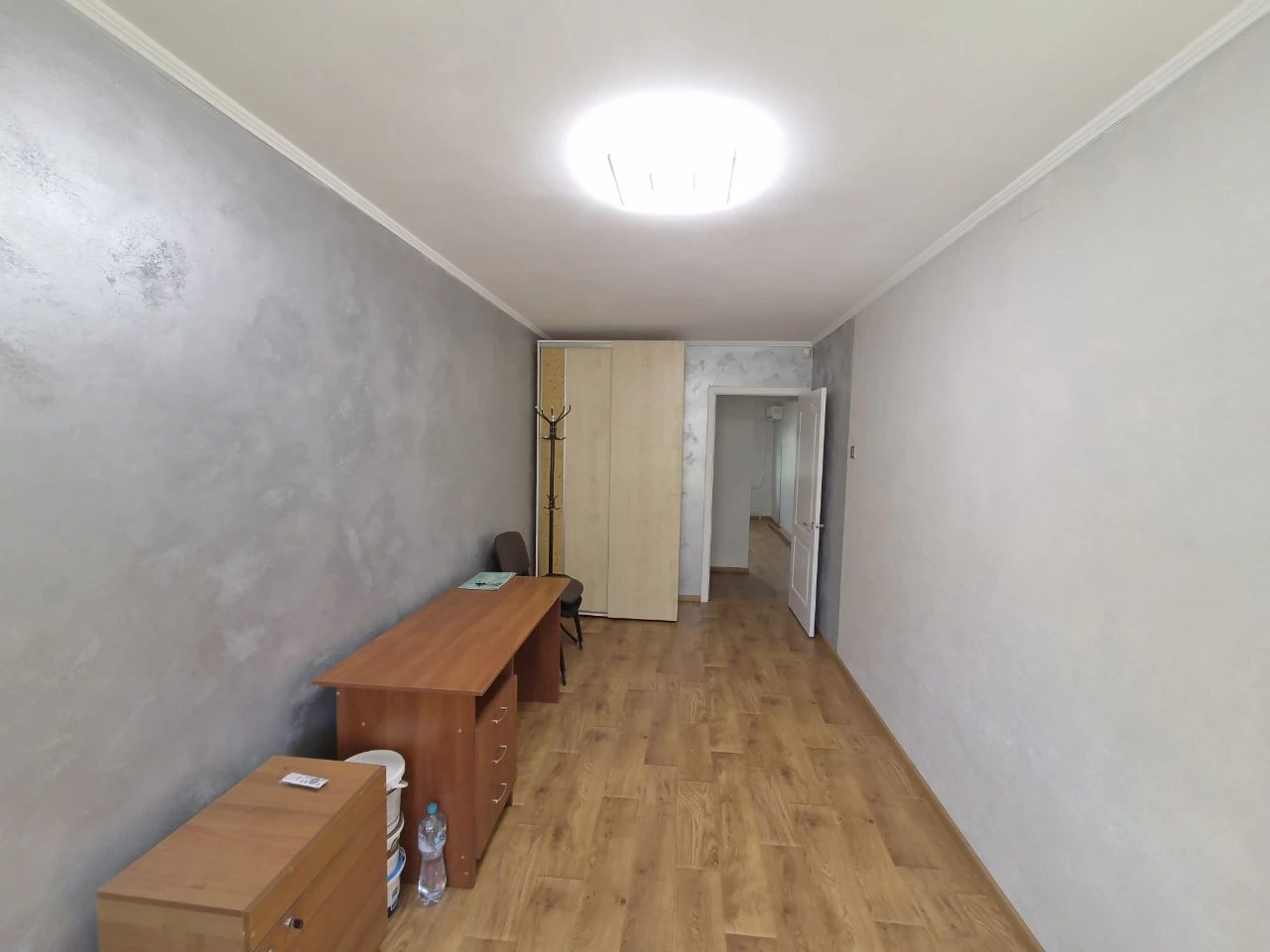 Sale of a 2-room apartment. Area near the bus station. Renovated.