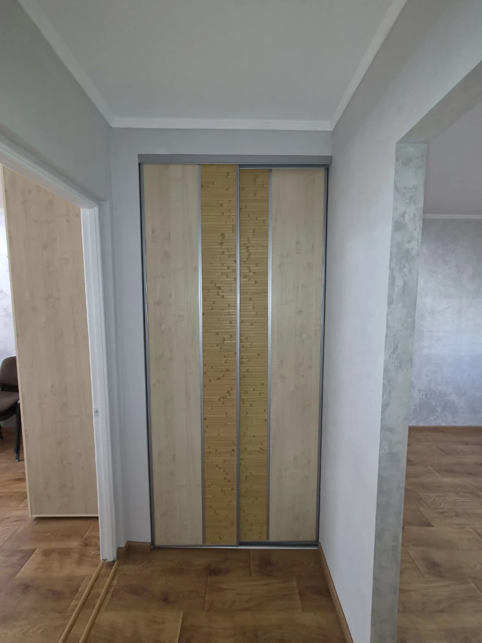 Sale of a 2-room apartment. Area near the bus station. Renovated.