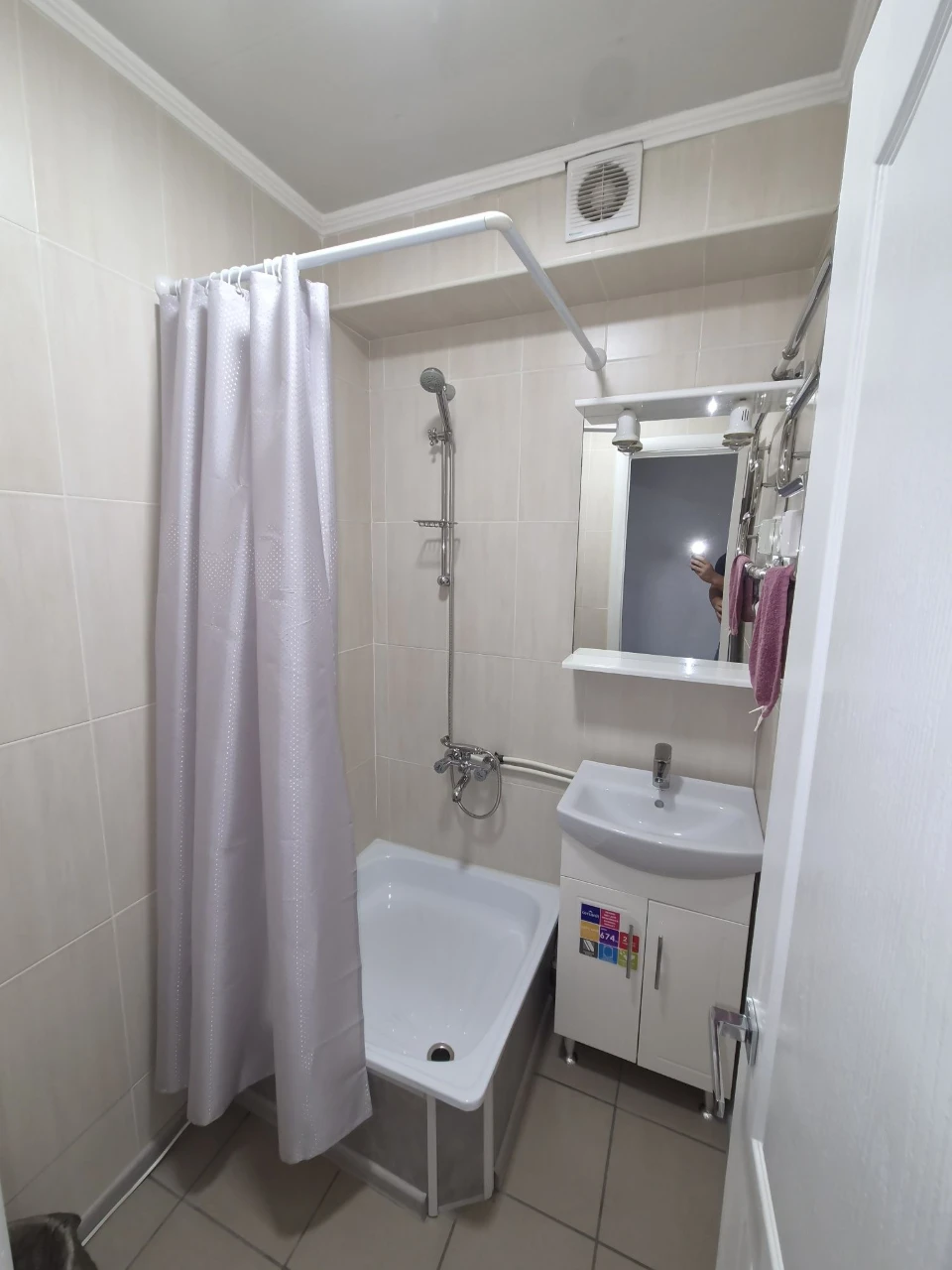 Sale of a 2-room apartment. Area near the bus station. Renovated.
