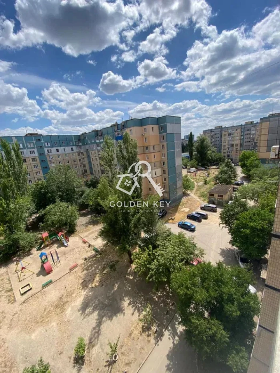 Продажа трехкомнатной квартиры под ремонт на Восточном-2