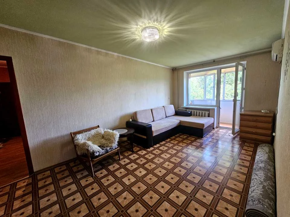 Apartment. Kryvyi Rih, Zakhisnykiv Azovstali Street (Nevska)