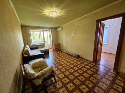 Apartment. Kryvyi Rih, Zakhisnykiv Azovstali Street (Nevska)