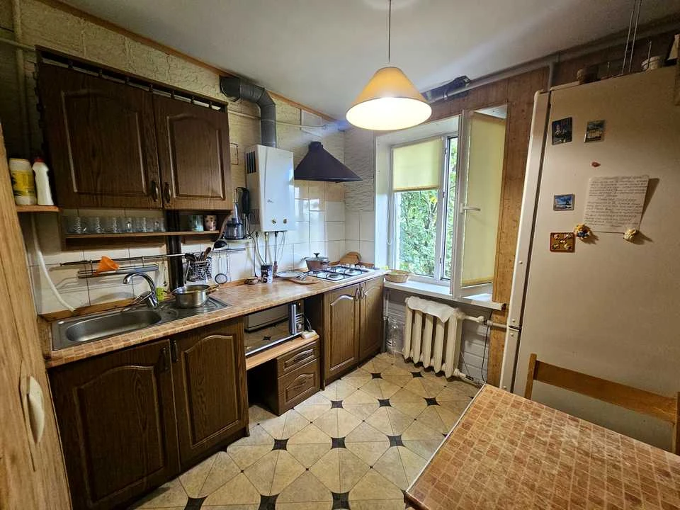 Apartment. Kryvyi Rih, Zakhisnykiv Azovstali Street (Nevska)