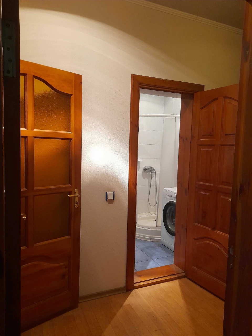 2-bedroom apartment in the 96th district for business and residential use.
