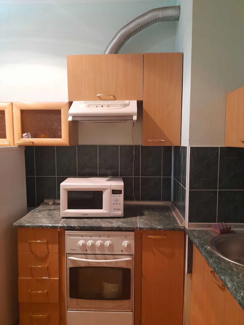 2-bedroom apartment in the 96th district for business and residential use.