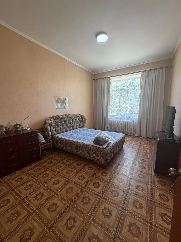 Продается 3-комнатная квартира в центральном районе
