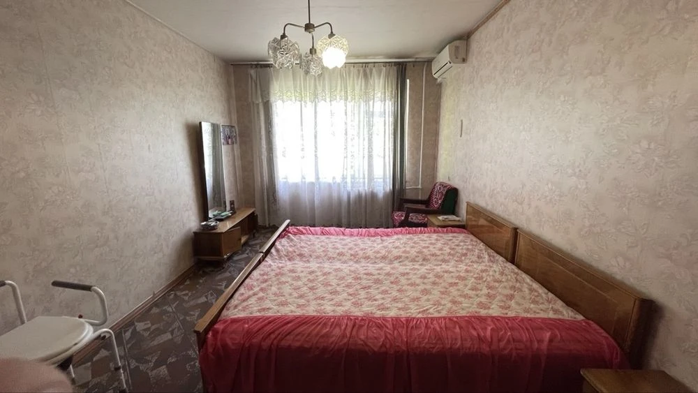 Продаж 3-кімнатної квартири вул. Генерала-Безручка, 22 ( Нед