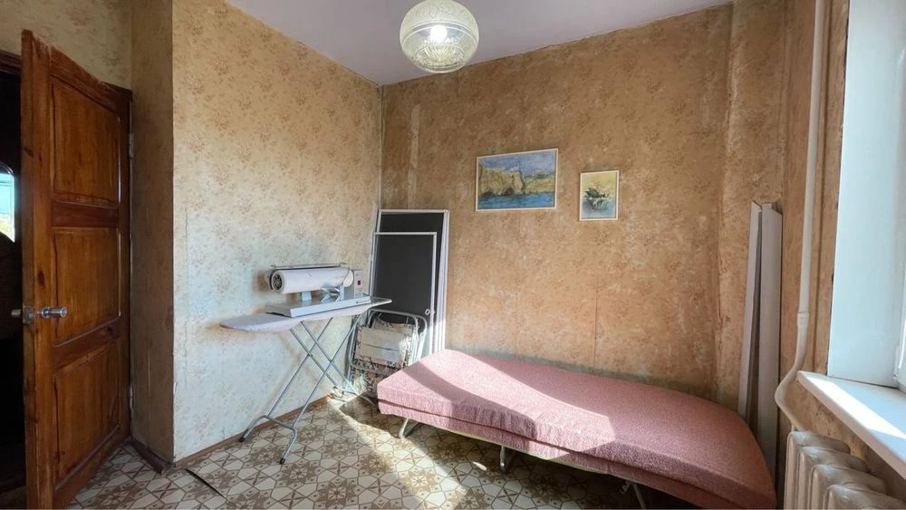 Sale or exchange for a 3-bedroom apartment on Ukrainian Street