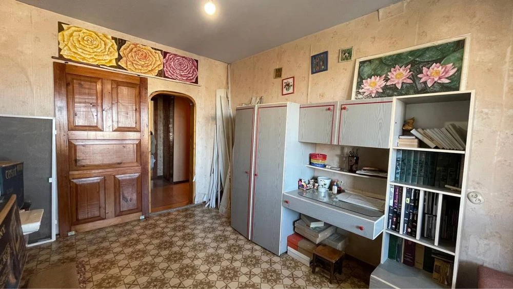 Sale or exchange for a 3-bedroom apartment on Ukrainian Street
