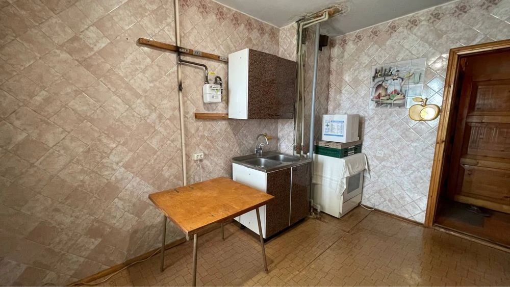 Sale or exchange for a 3-bedroom apartment on Ukrainian Street