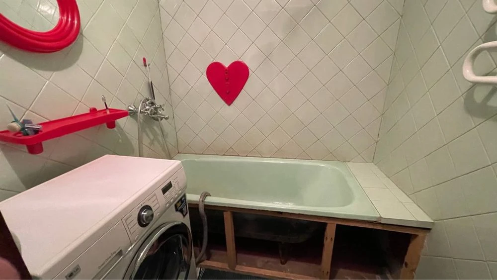 Sale or exchange for a 3-bedroom apartment on Ukrainian Street
