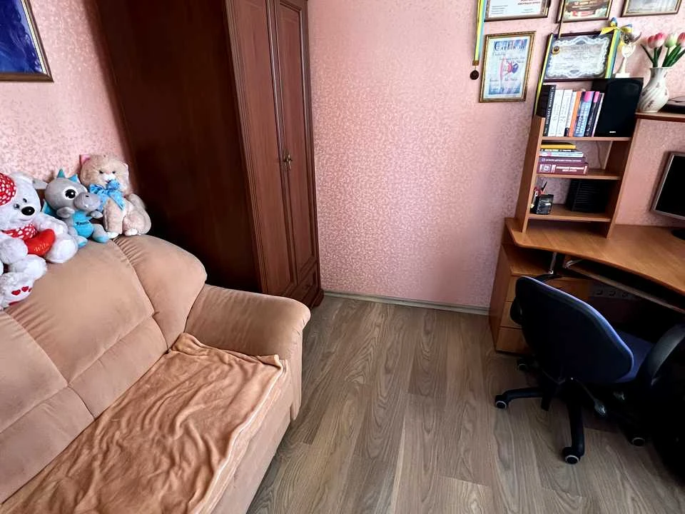 Квартира. Кривий Ріг, вулиця Володимира Великого, 7/9 поверх