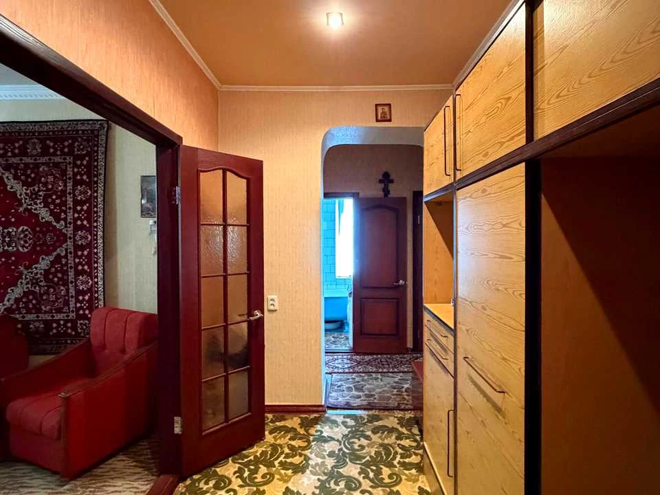 Apartment. Kryvyi Rih, Metalyrgiv Prospect