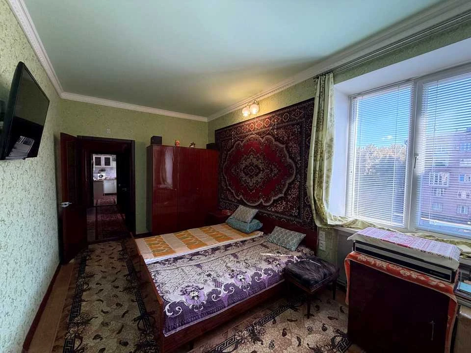 Apartment. Kryvyi Rih, Metalyrgiv Prospect