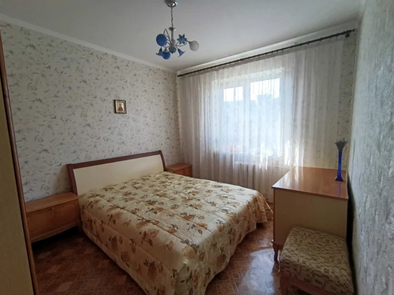 2-bedroom apartment for sale from the owner. Negotiation possible.