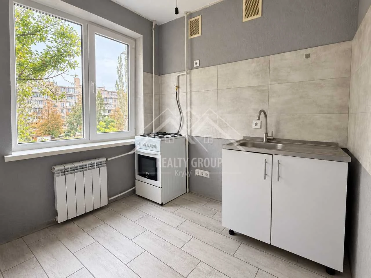 Sale of a 4-room apartment on Kostonavtyv – a good deal worth considering