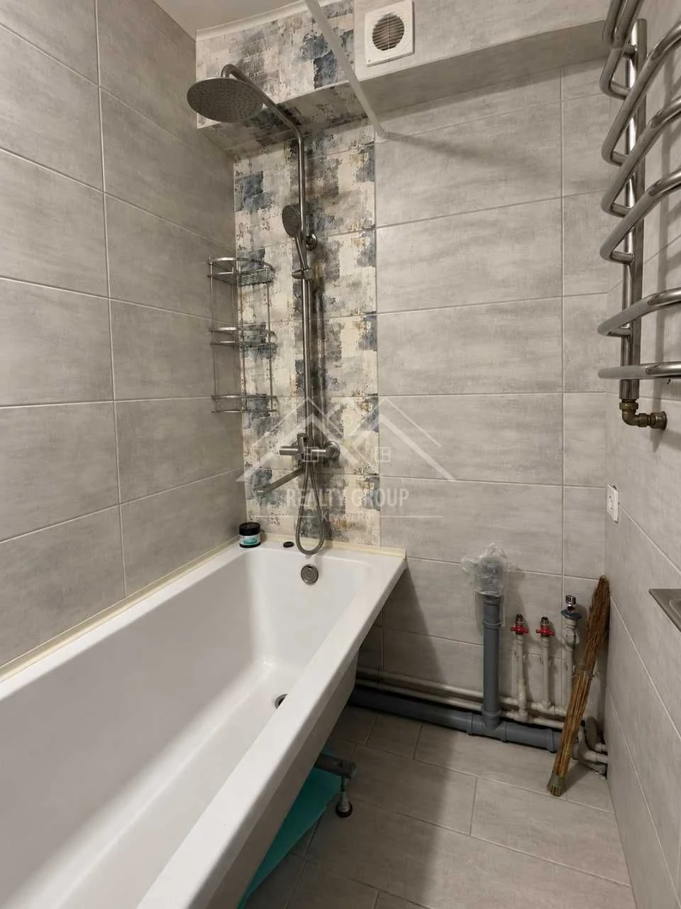 Sale of a 4-room apartment on Kostonavtyv – a good deal worth considering