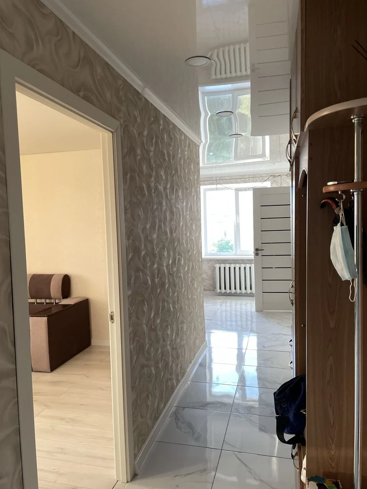 Продаю 3-кімнатну квартиру на ул. Чарівна
