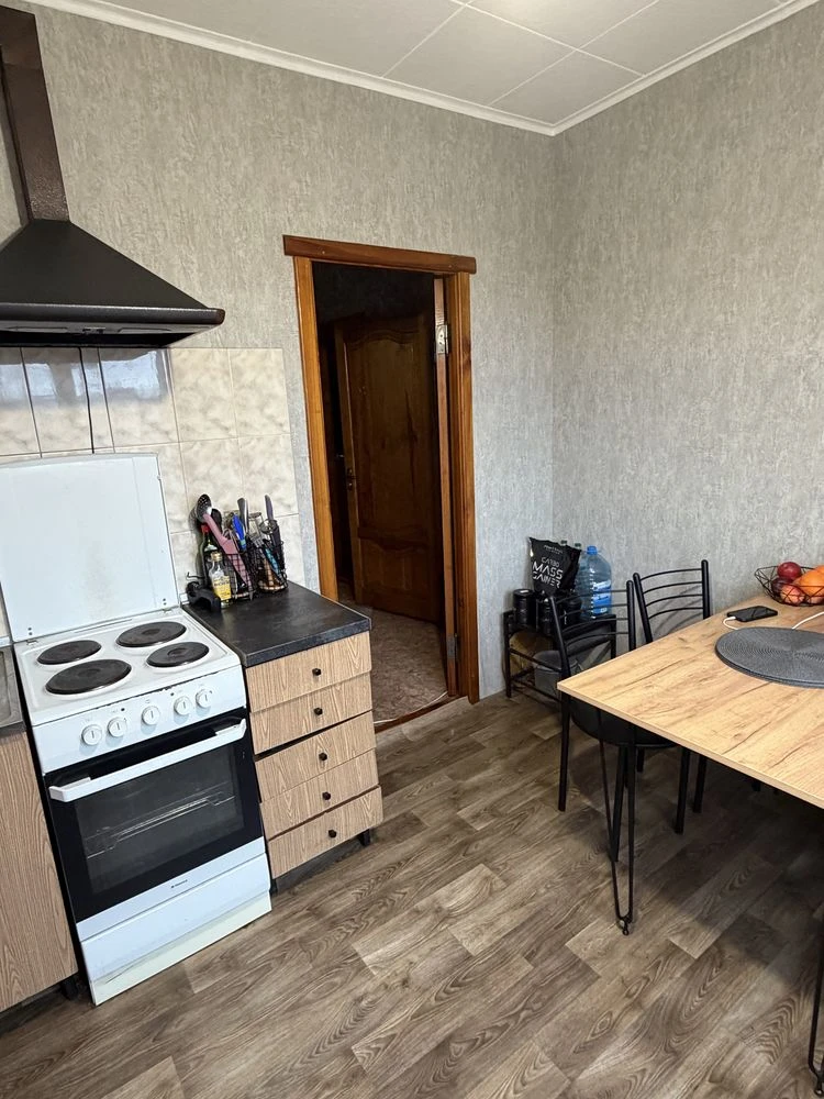 Продаю 3к квартиру, ул.В.Бызова (Якира)