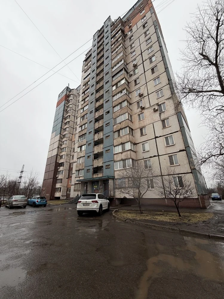 Продаю 3к квартиру, ул.В.Бызова (Якира)