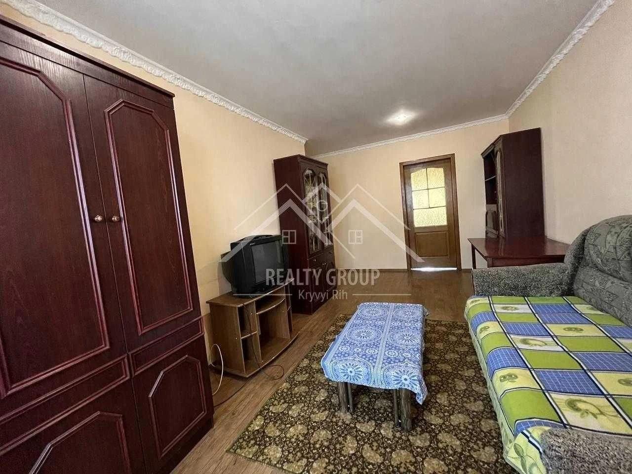 Sale of a spacious 3-bedroom apartment in Zarechnyy