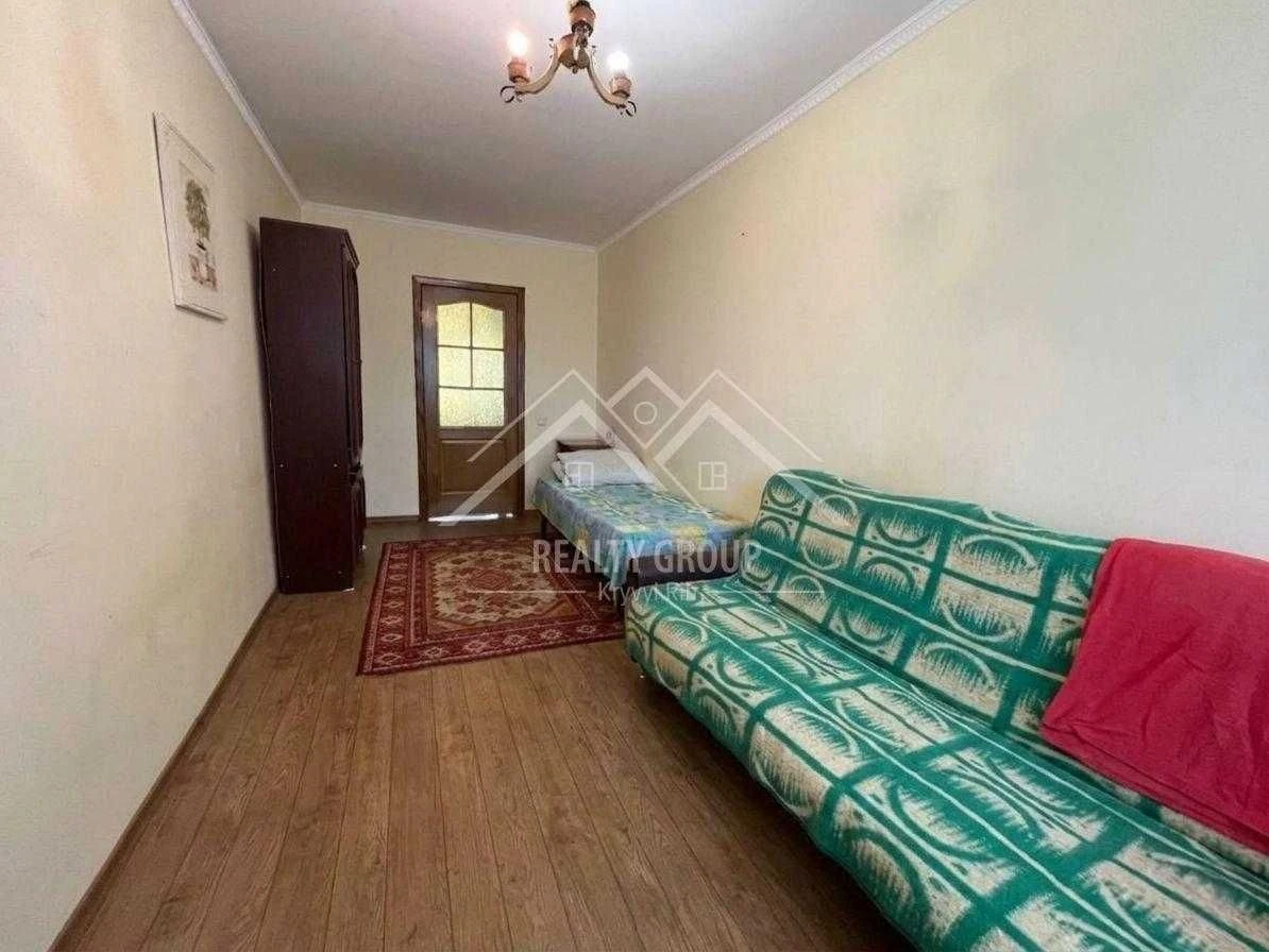 Sale of a spacious 3-bedroom apartment in Zarechnyy