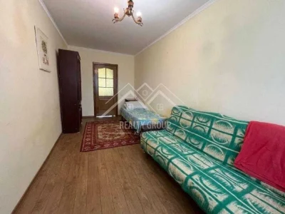 Sale of a spacious 3-bedroom apartment in Zarechnyy