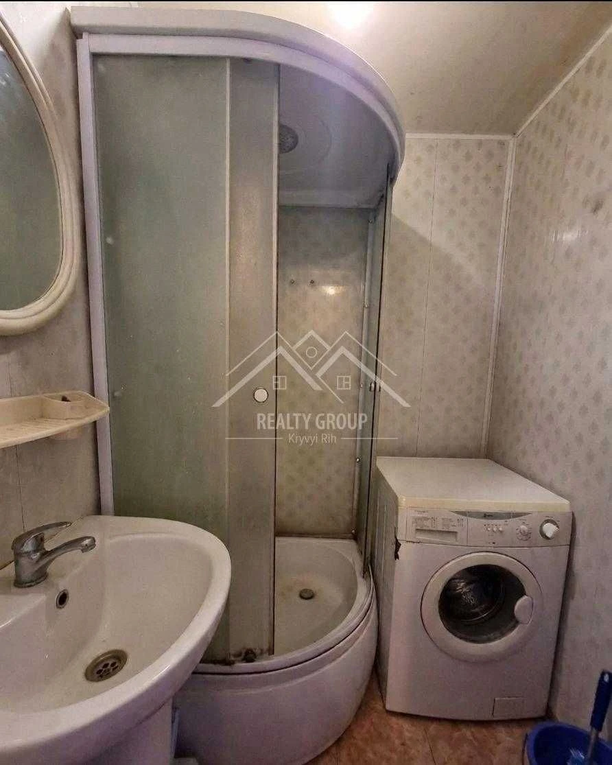 Sale of a spacious 3-bedroom apartment in Zarechnyy