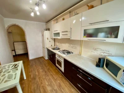 Продаж 3-кімнатної квартири (чешского типу) 5, Зарічний, недалеко от Бродвей