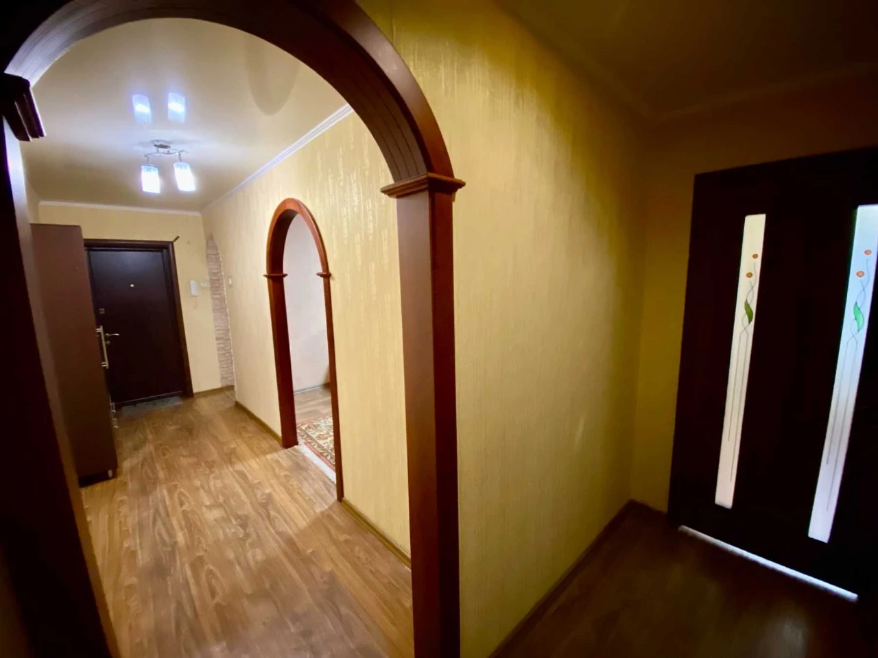 Продаж 3-кімнатної квартири (чешского типу) 5, Зарічний, недалеко от Бродвей