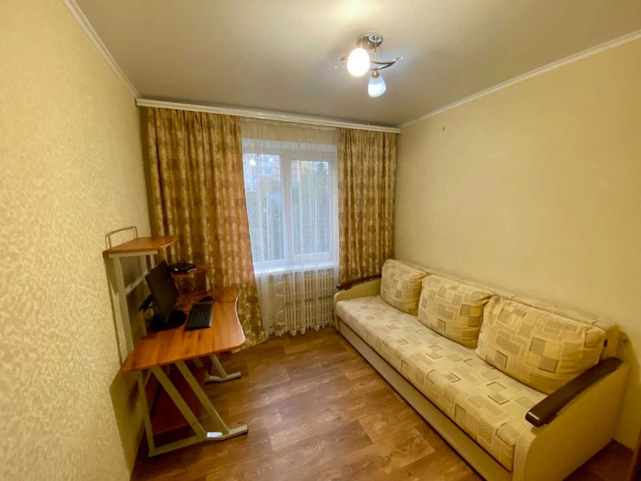 Продаж 3-кімнатної квартири (чешского типу) 5, Зарічний, недалеко от Бродвей