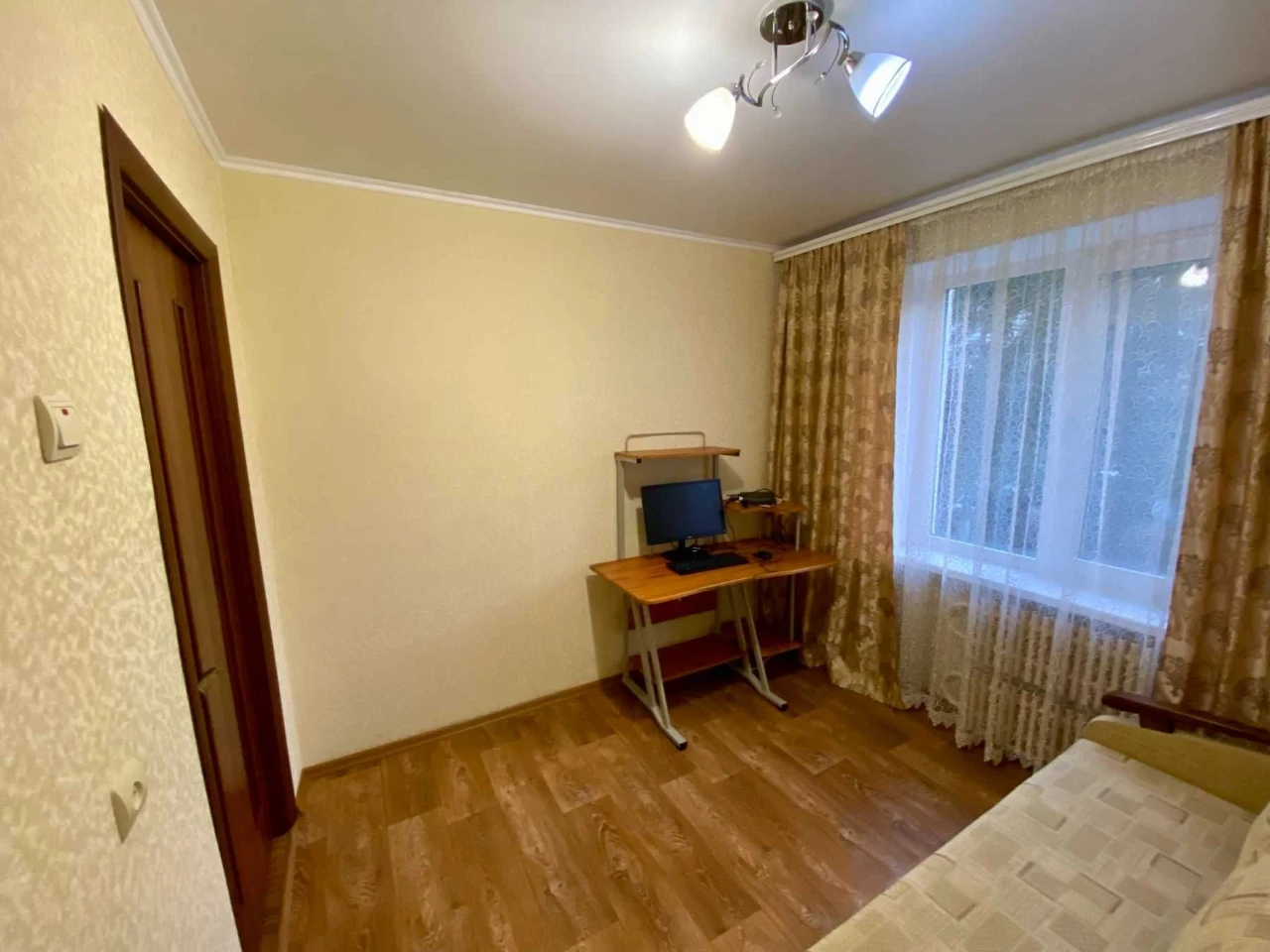 Продаж 3-кімнатної квартири (чешского типу) 5, Зарічний, недалеко от Бродвей