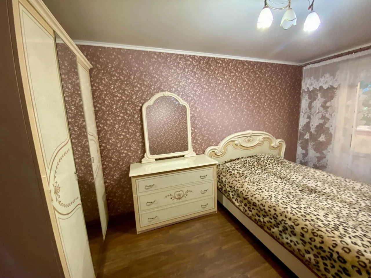 Продаж 3-кімнатної квартири (чешского типу) 5, Зарічний, недалеко от Бродвей
