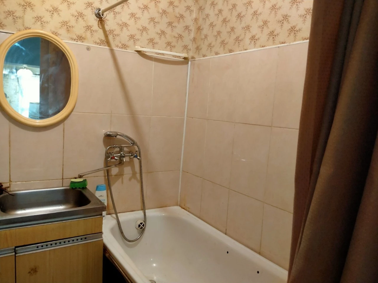 Продажа 1-комнатной квартиры с двором на Креси