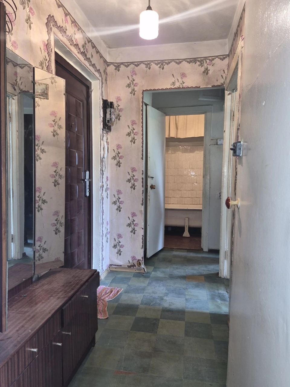 Продам 2х комн квартира 6/9 у. Днепровское шосе, 64 Ласточка