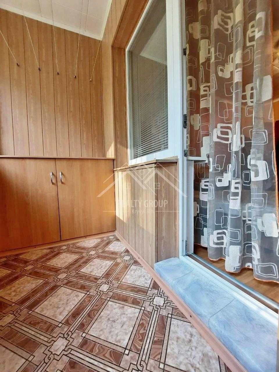 Продаж просторої 3-кімнатної квартири з автономним опаленням, на мікрорайоні