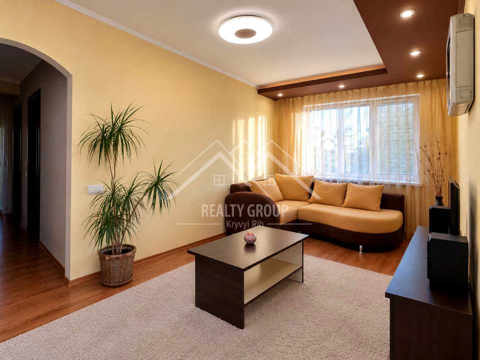 Apartment. Kryvyi Rih, Petro Doroshenko Street (Blykhera)