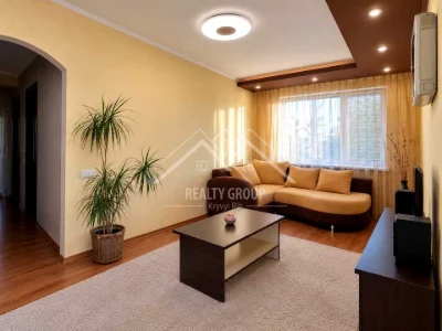 Apartment. Kryvyi Rih, Petro Doroshenko Street (Blykhera)