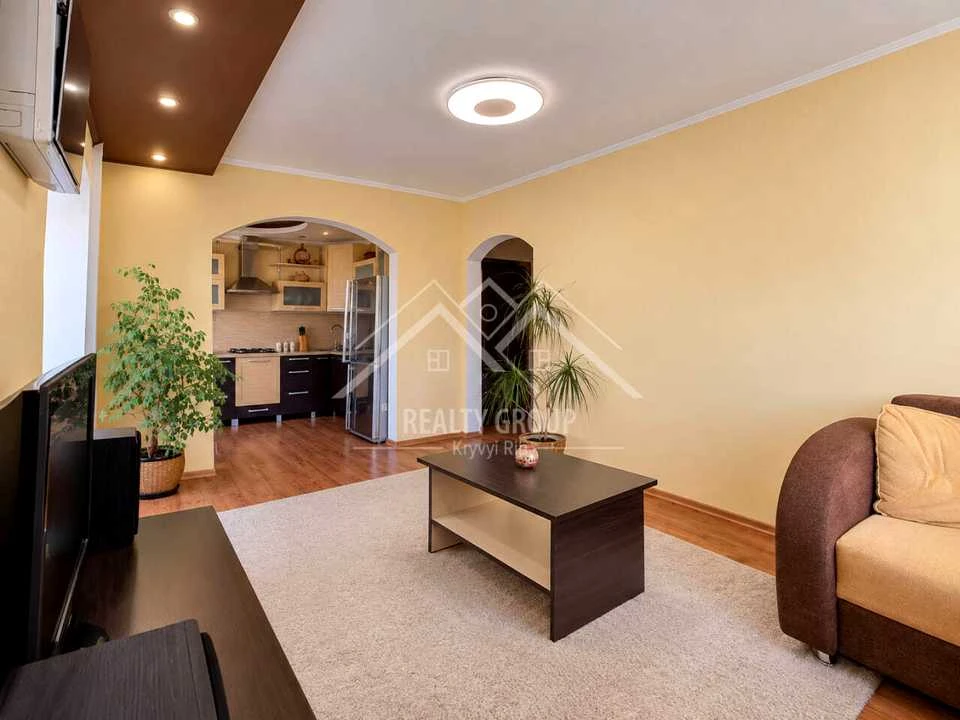 Apartment. Kryvyi Rih, Petro Doroshenko Street (Blykhera)