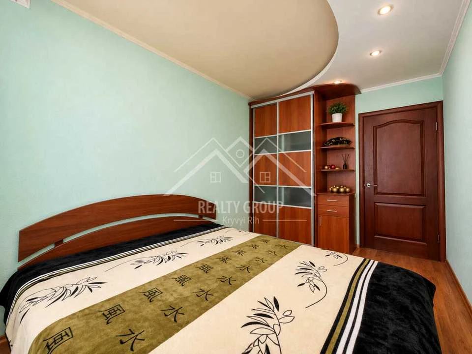 Apartment. Kryvyi Rih, Petro Doroshenko Street (Blykhera)