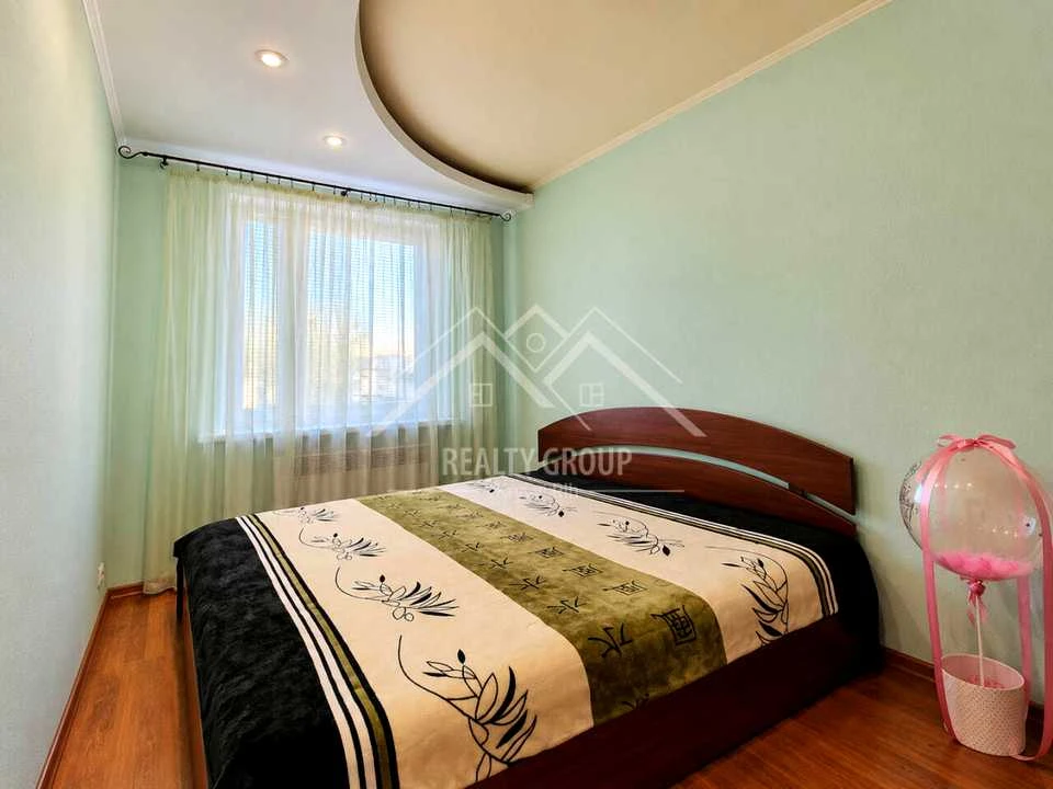 Apartment. Kryvyi Rih, Petro Doroshenko Street (Blykhera)