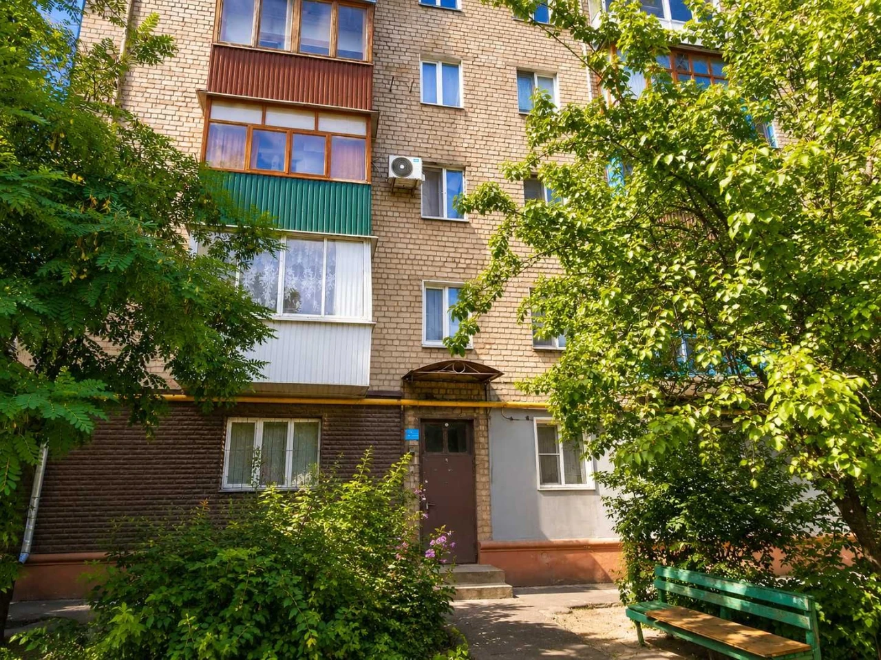 Двух комнатная квартира Югок 2 этаж