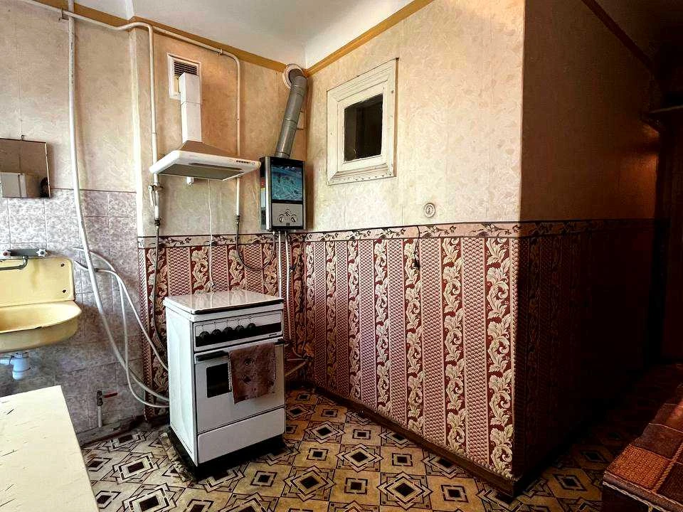 Apartment. Krivoi Rog, Sobornosti Street (Kasiora)