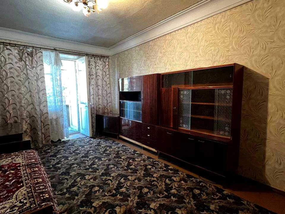 Apartment. Krivoi Rog, Sobornosti Street (Kasiora)