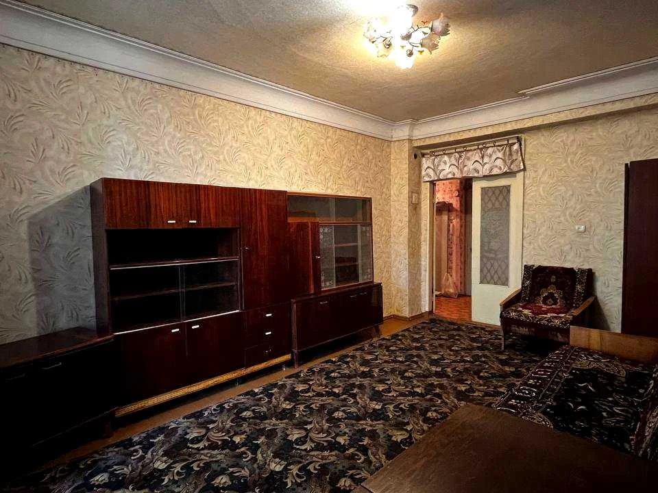 Apartment. Krivoi Rog, Sobornosti Street (Kasiora)