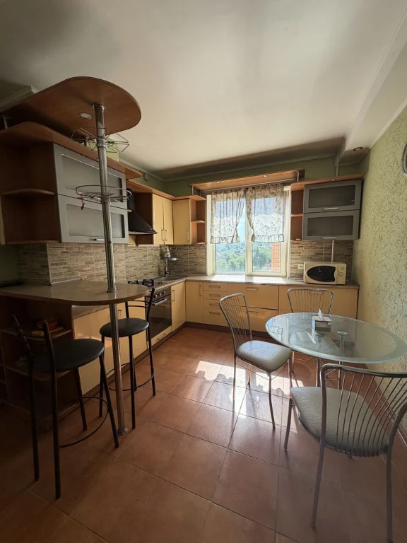 For Sale: 3-bedroom apartment on Post Office Avenue 74.